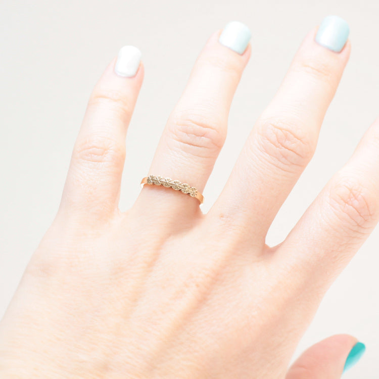 Daisy Wedding Ring - Vinny & Charles