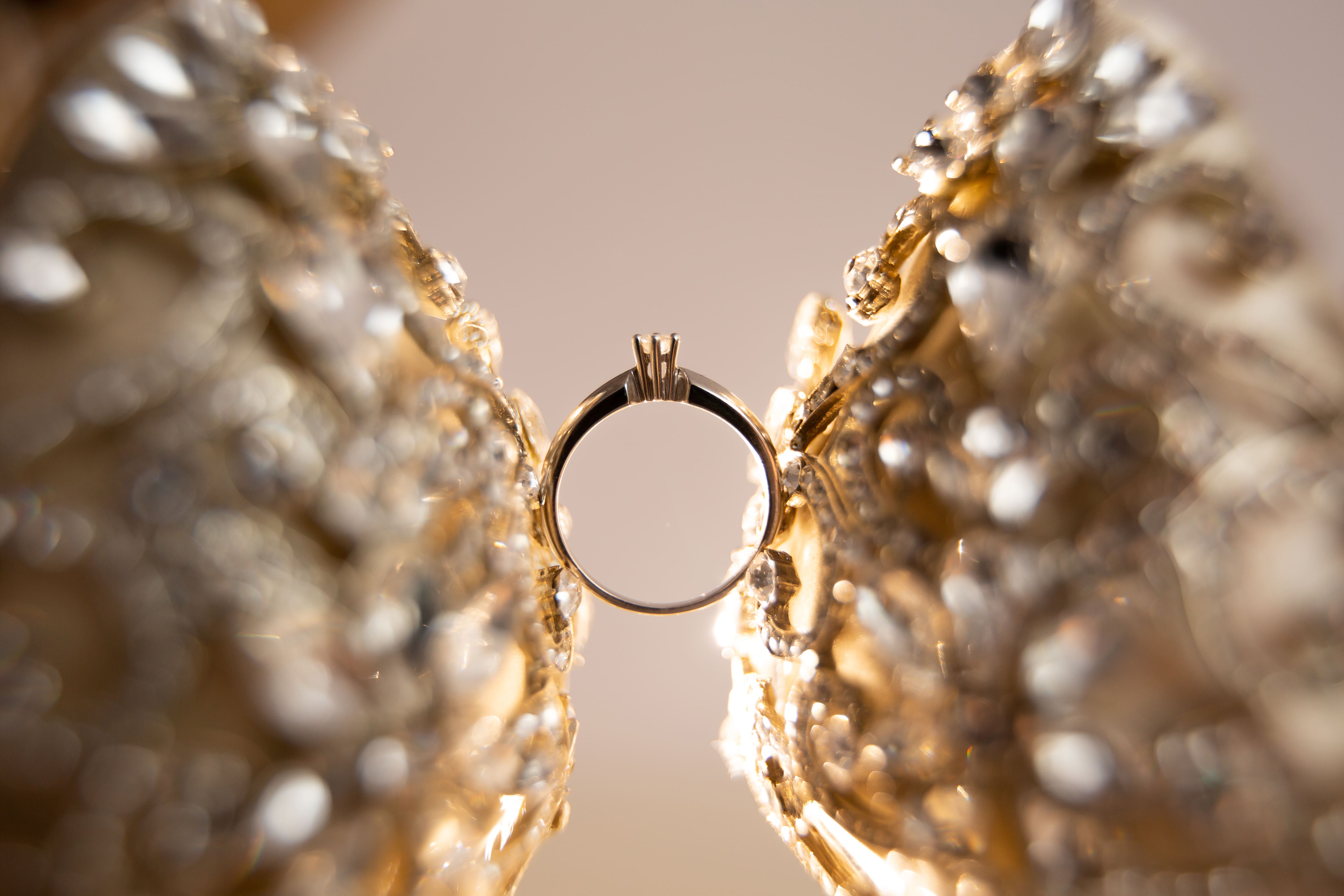 Tips For Customising an Engagement Ring That Reflects Your Love Story