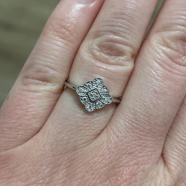 Unusual Vintage Engagement Rings: How to Find Something Truly Different